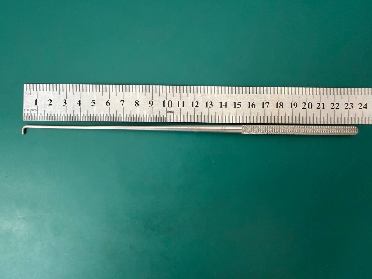 Stryker 3910-500-800 Surgical 3.0mm Calibrated Probe Instrument