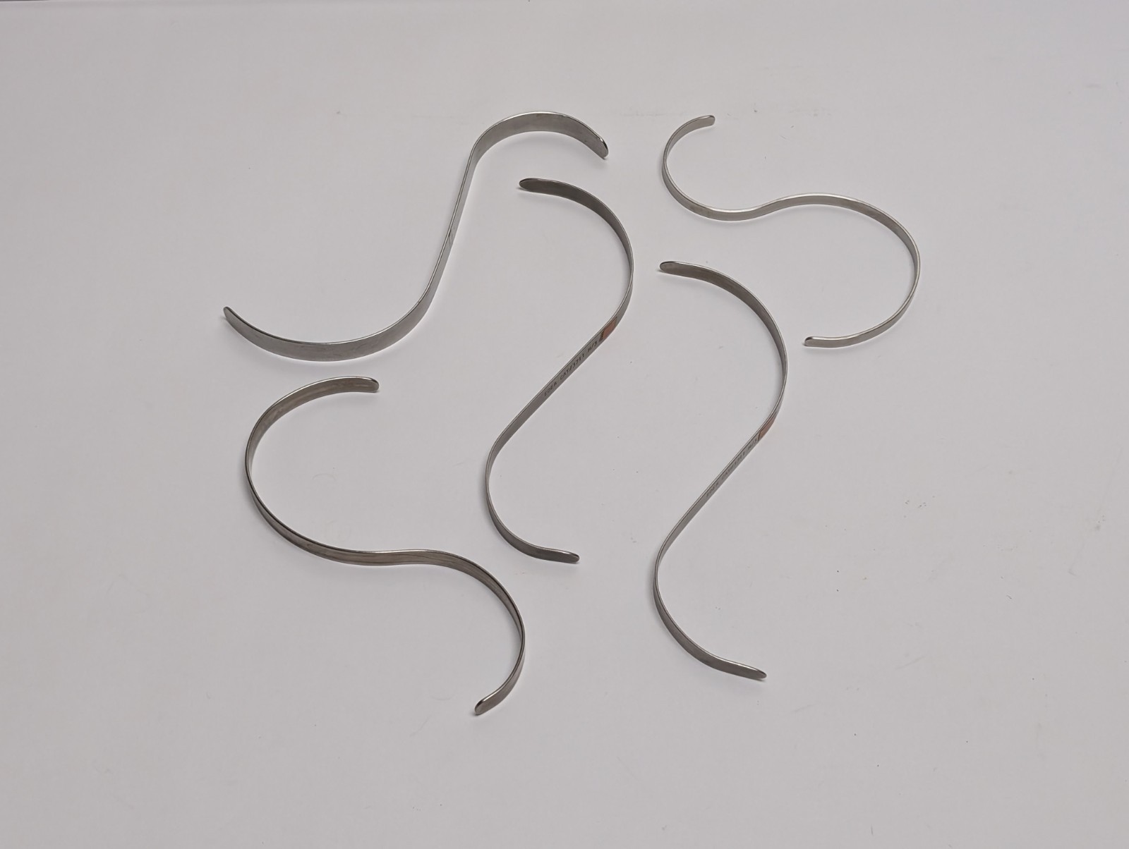 5 pcs. SYMMETRY 90-6003 EDER 3711 Assorted Hasson “s” Retractor (USED).