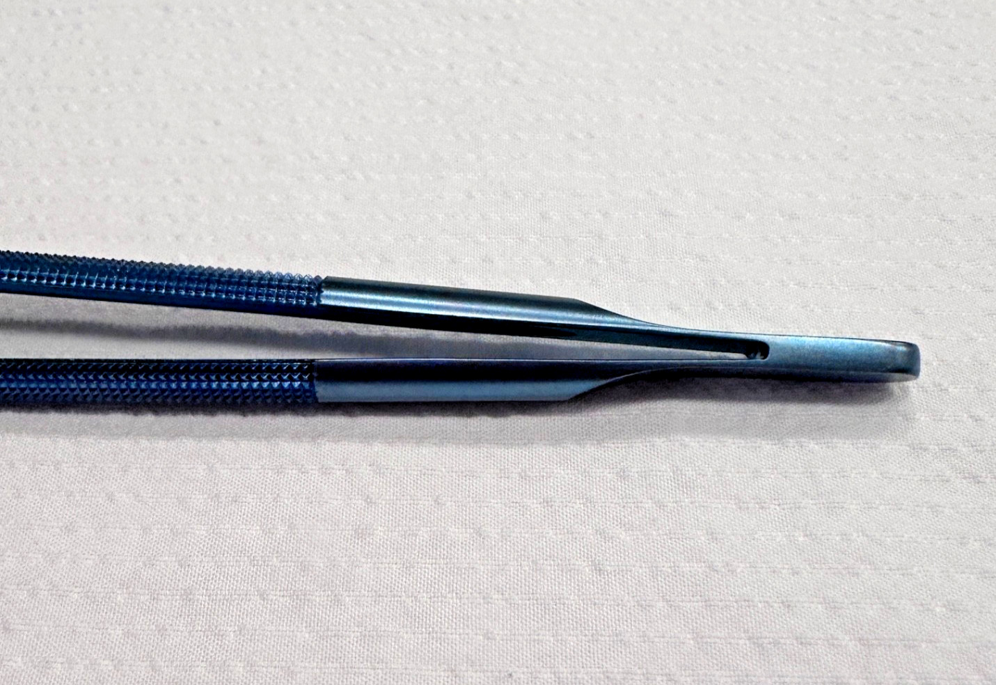 ASSI. T230 Classic MicroLite Titanium Forceps 18cm – 0.15mm tip