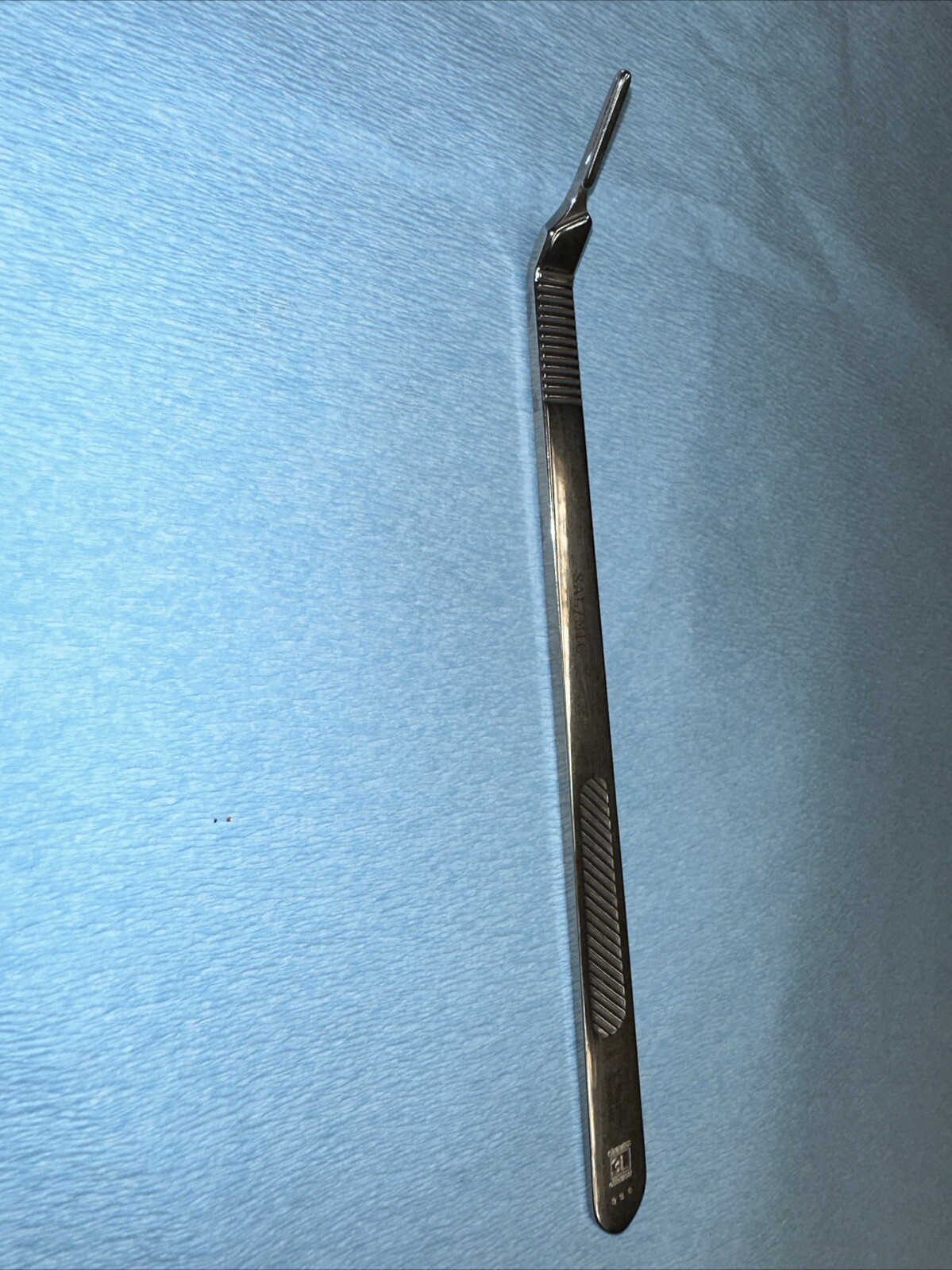 V. Mueller SU1403-003 Surgical Knife Handle, 3LA, Long, Angled, Germany