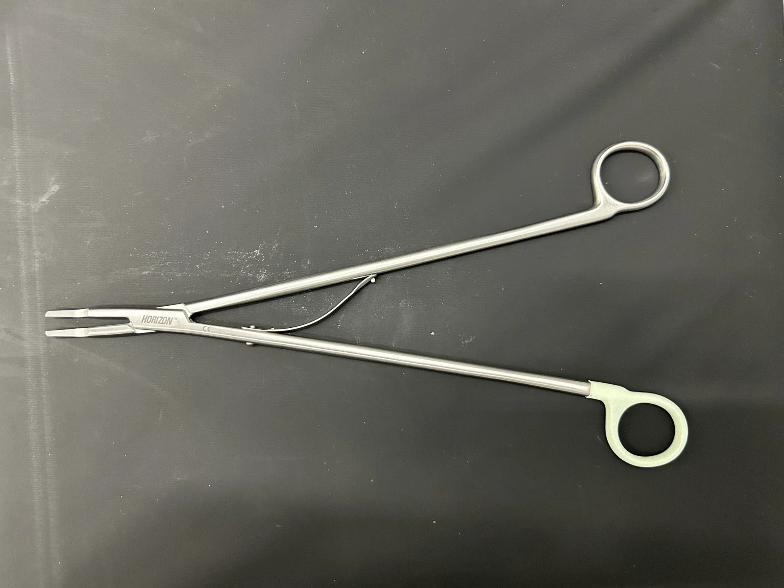 Weck Horizon Horizon Open Surgical Ligating Applier, Medium, curved, 337111R
