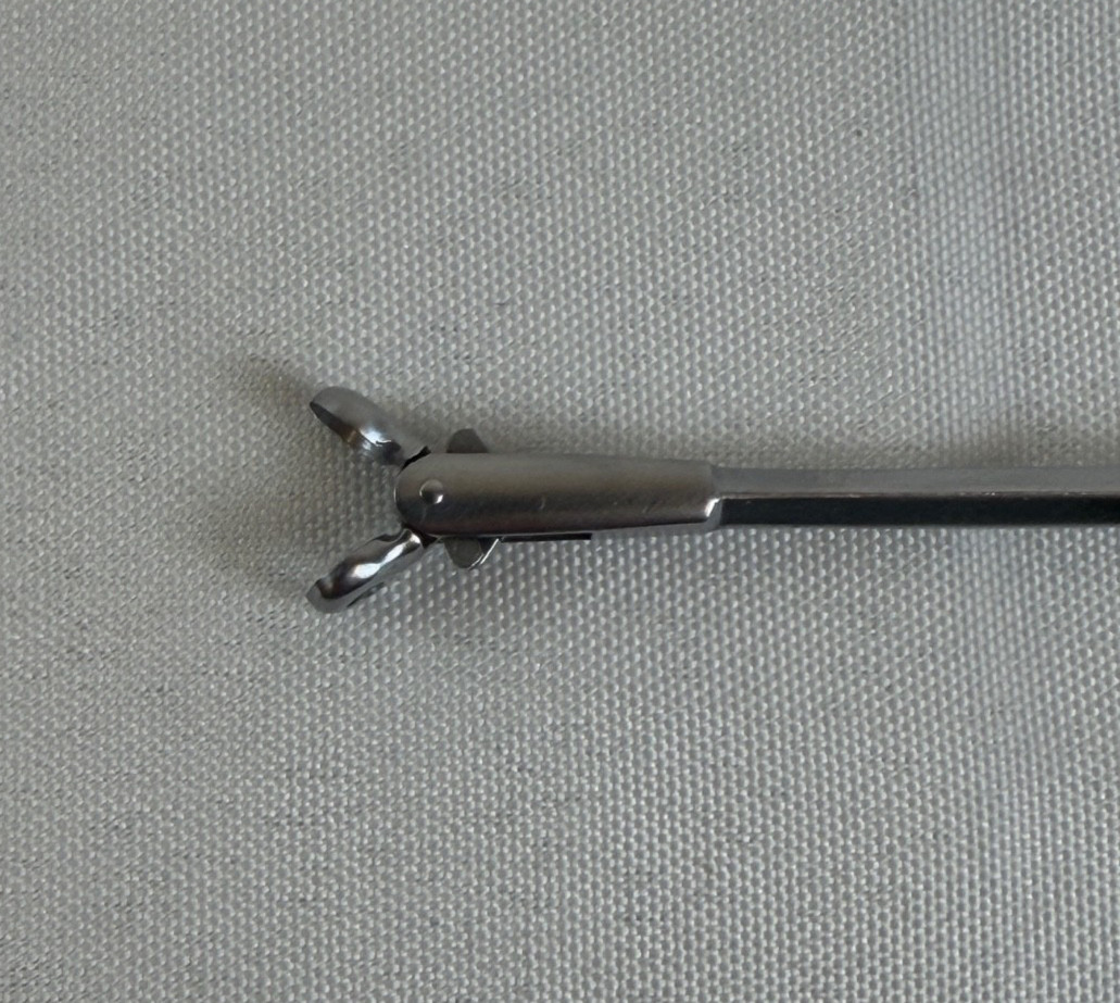 Karl Storz 10370L D/A Spoon Shaped Forceps 5.5mm Jaw 2.5mm Shaft 50cm WL ENT