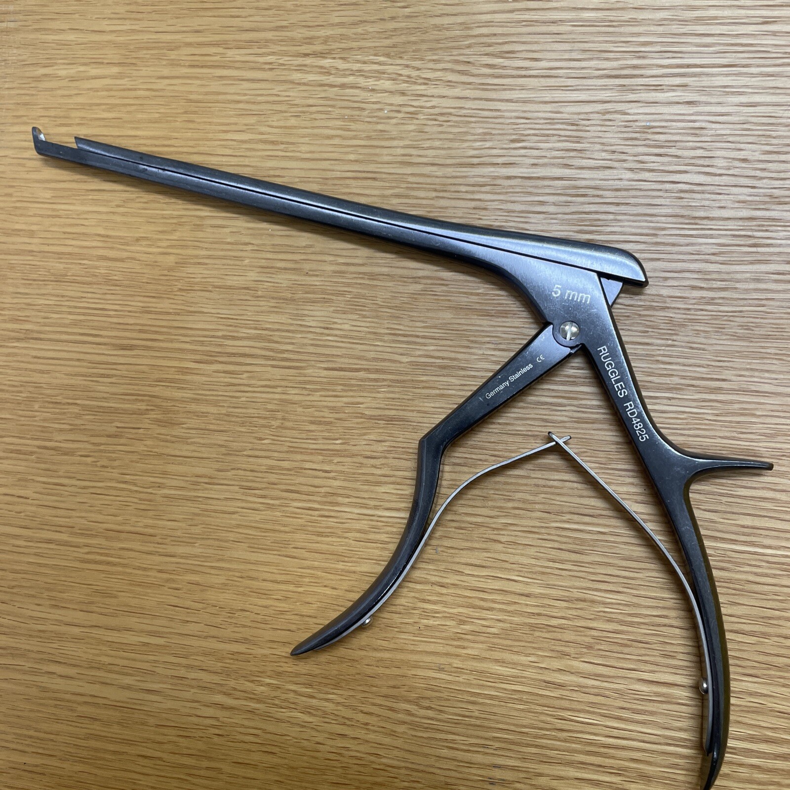Ruggles RD4825 Kerrison Rongeur, 5mm, 40 Degree, Ceramic Coated, Germany