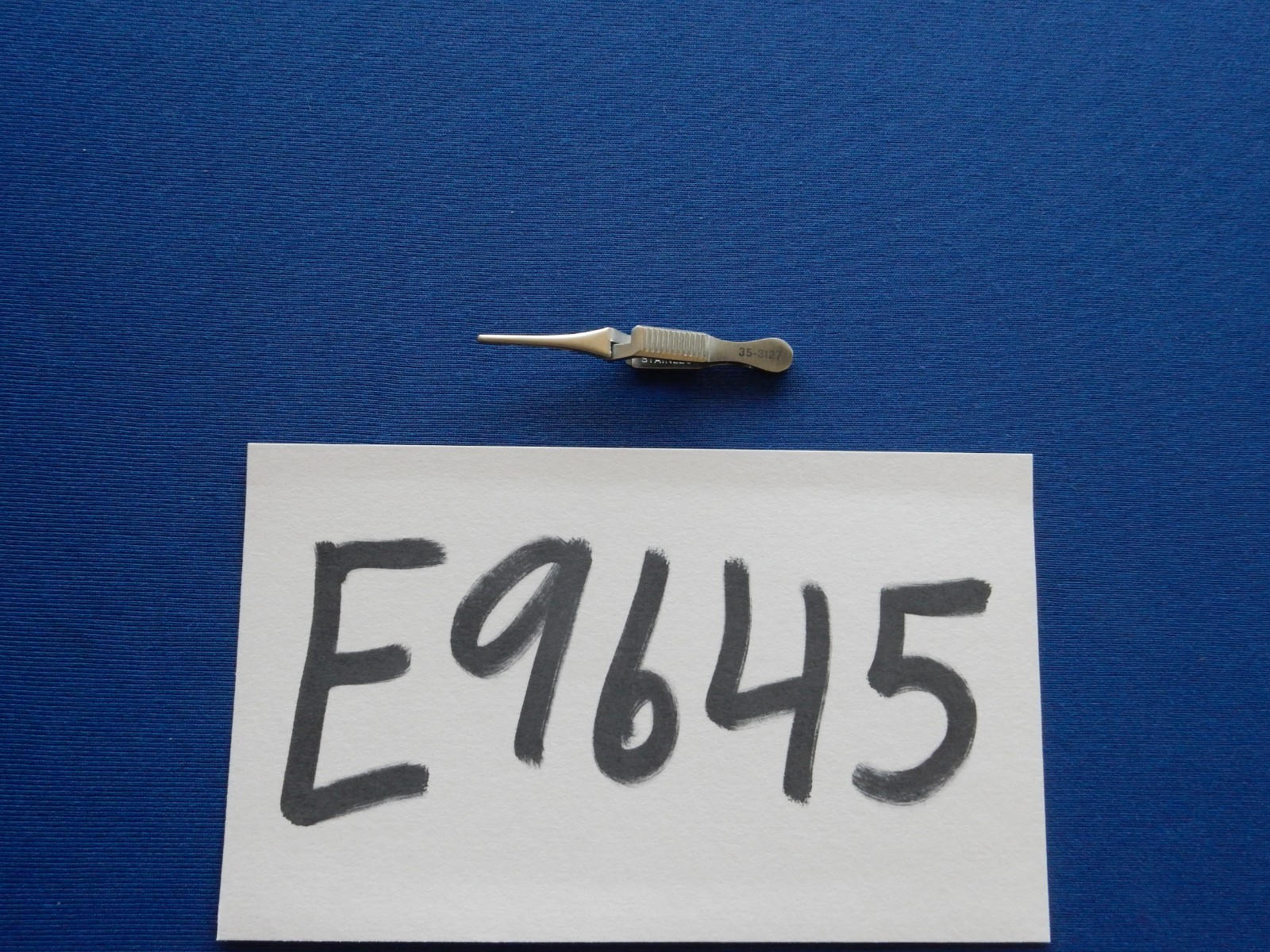 Pilling 35-3127 Wood BullDog Clamp Straight Serrated 3/4″ tip 2″ Length