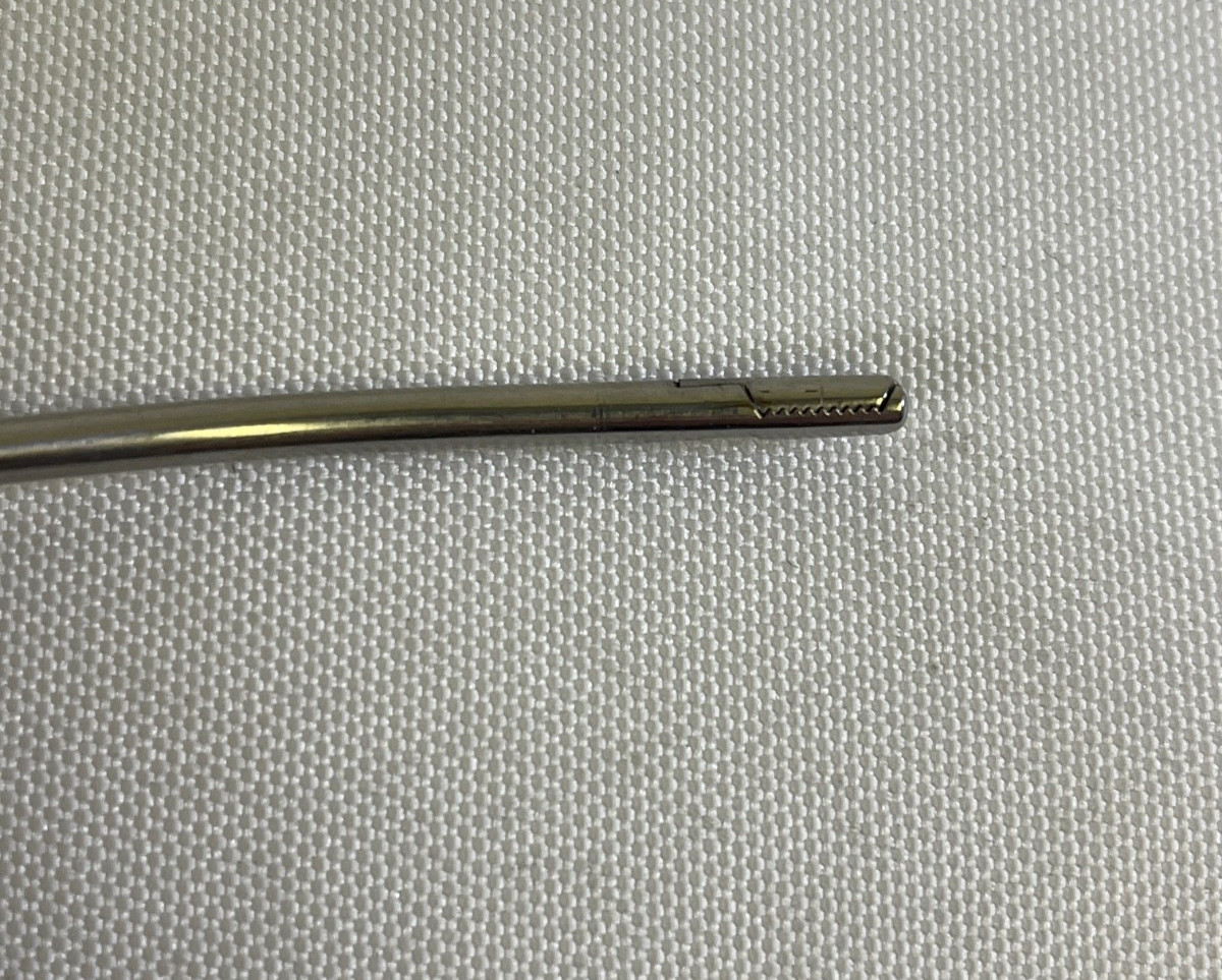 Dyonics 3963 Arthroscopic 1×2 Teeth Ratcheting Grasper Curved Right 3.4mm Shaft