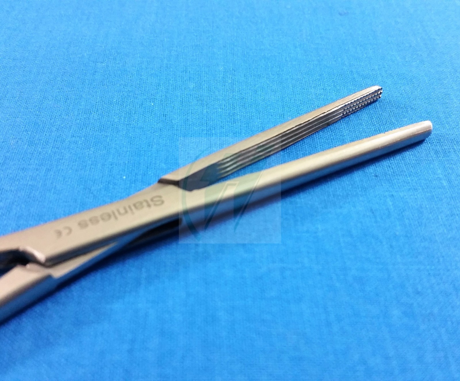 GOLD HANDLE PREMIUM QUALITY CARMALT ARTERY SPAY PACK FORCEP 6.25″ STRAIGHT TIP