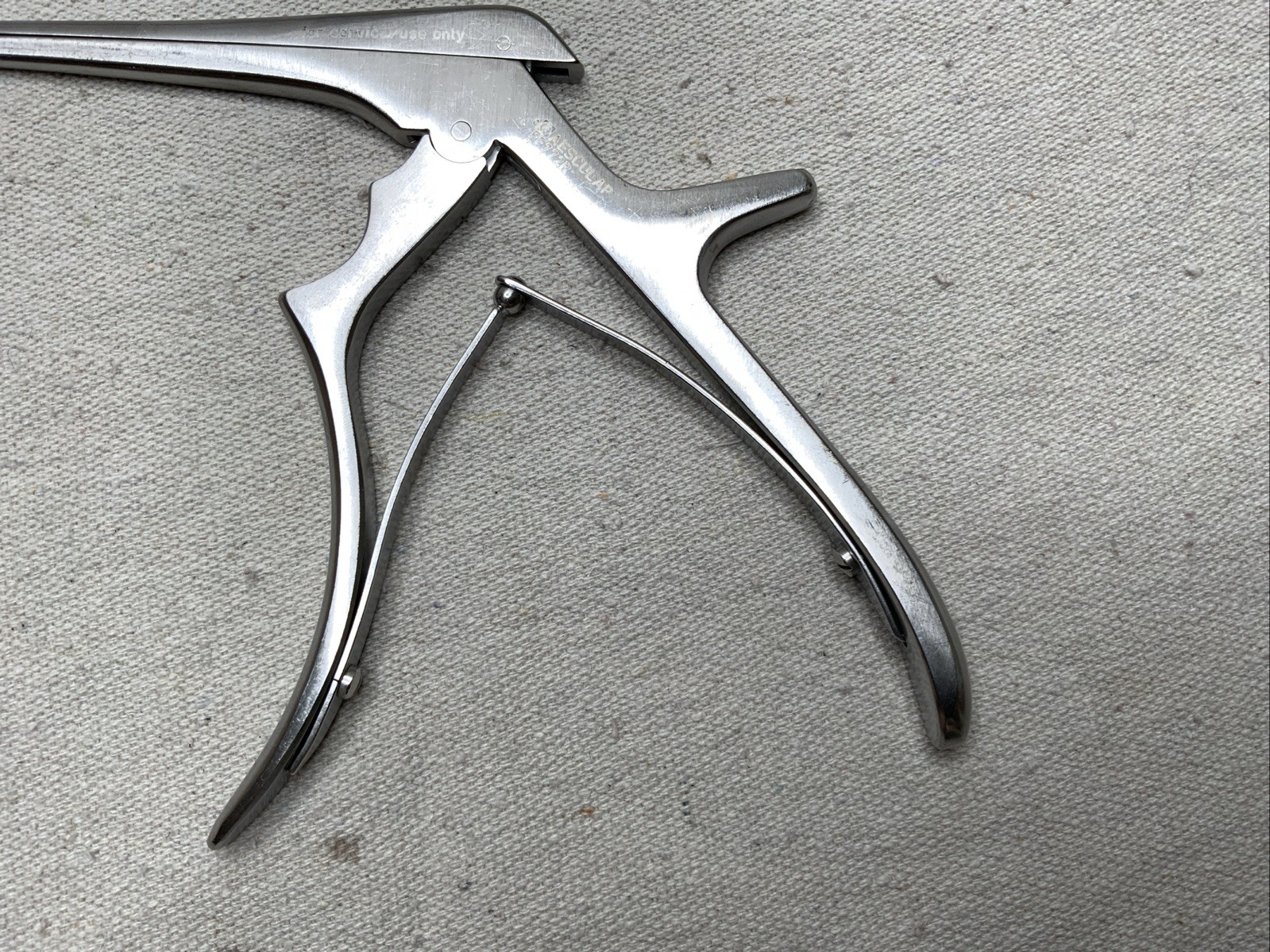 Aesculap FF772R 2mm Kerrison Punch 40° Upwards 7″