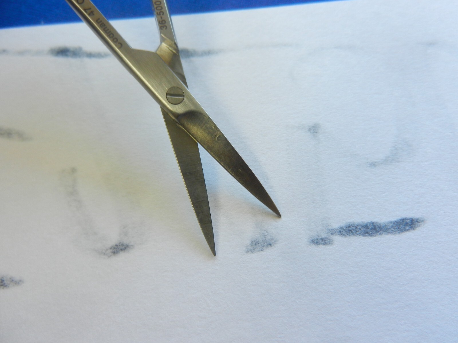 E2256 Codman Symmetry 36-5000 Straight Iris Scissors 4.5″ Overall Length