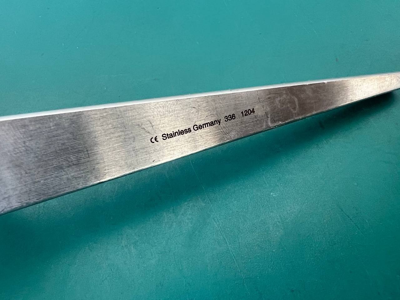 gs 30.0513 Rosetta Knife 9 1/2″, 3mm serrated, 30 degree left angle, triangular