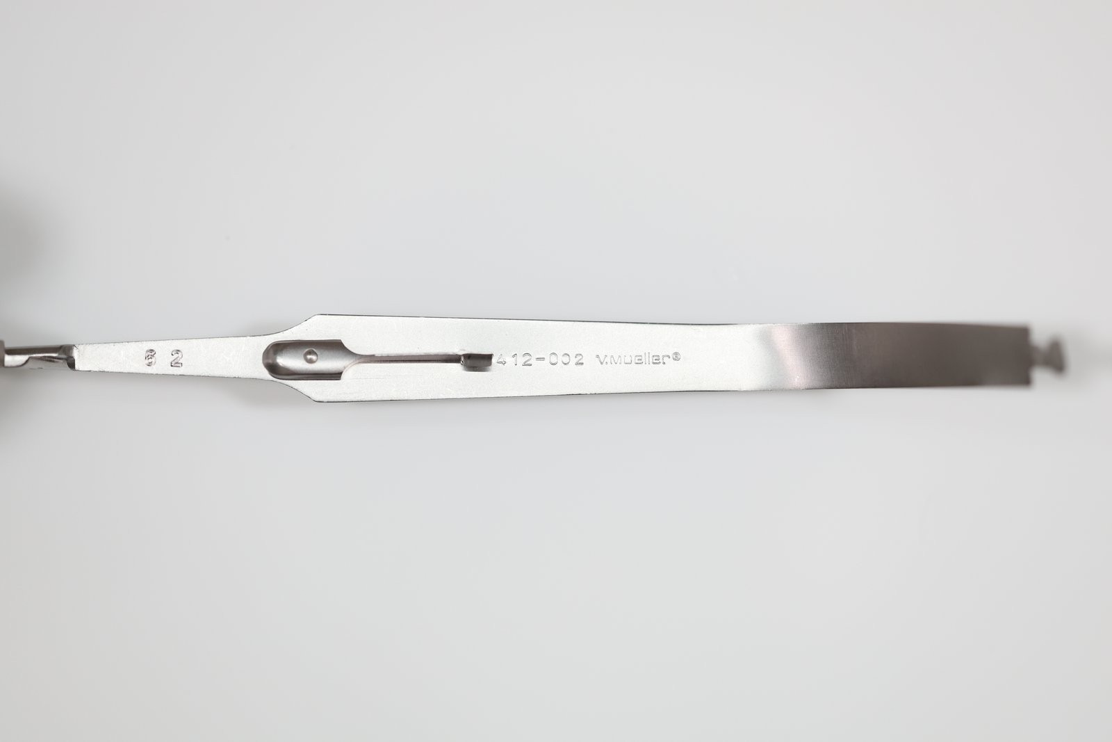 V Mueller OP7412-002 Castroviejo Eye Needle Holder, Straight Smooth Jaw, 5-1/2in