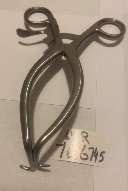 GELPI RETRACTOR OFF SET RIGHT ARM 6″ ARM LENGTH 1-1/ X1″ 90 DEGREE ANGLED