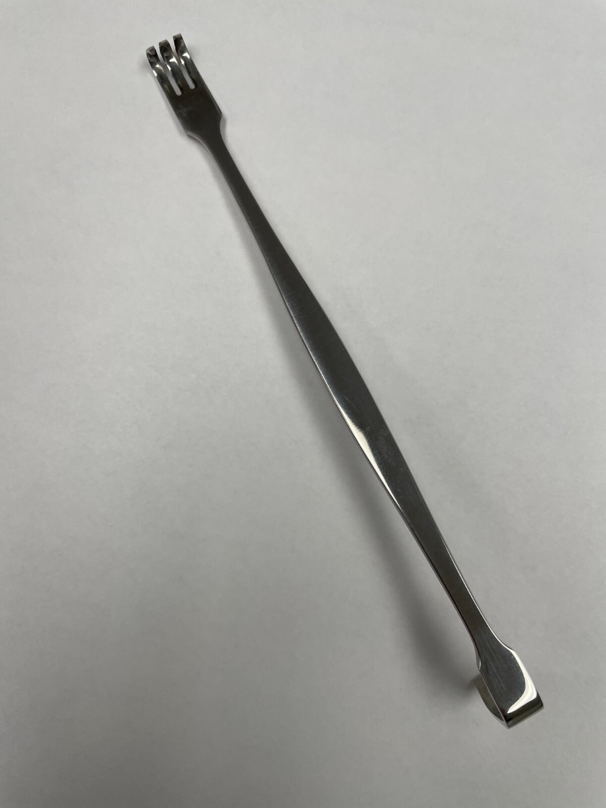 Senn Retractor, 6.5″, D/End, 7 mm x 22.5mm Deep, Sharp 3 Prongs 10 mm wide