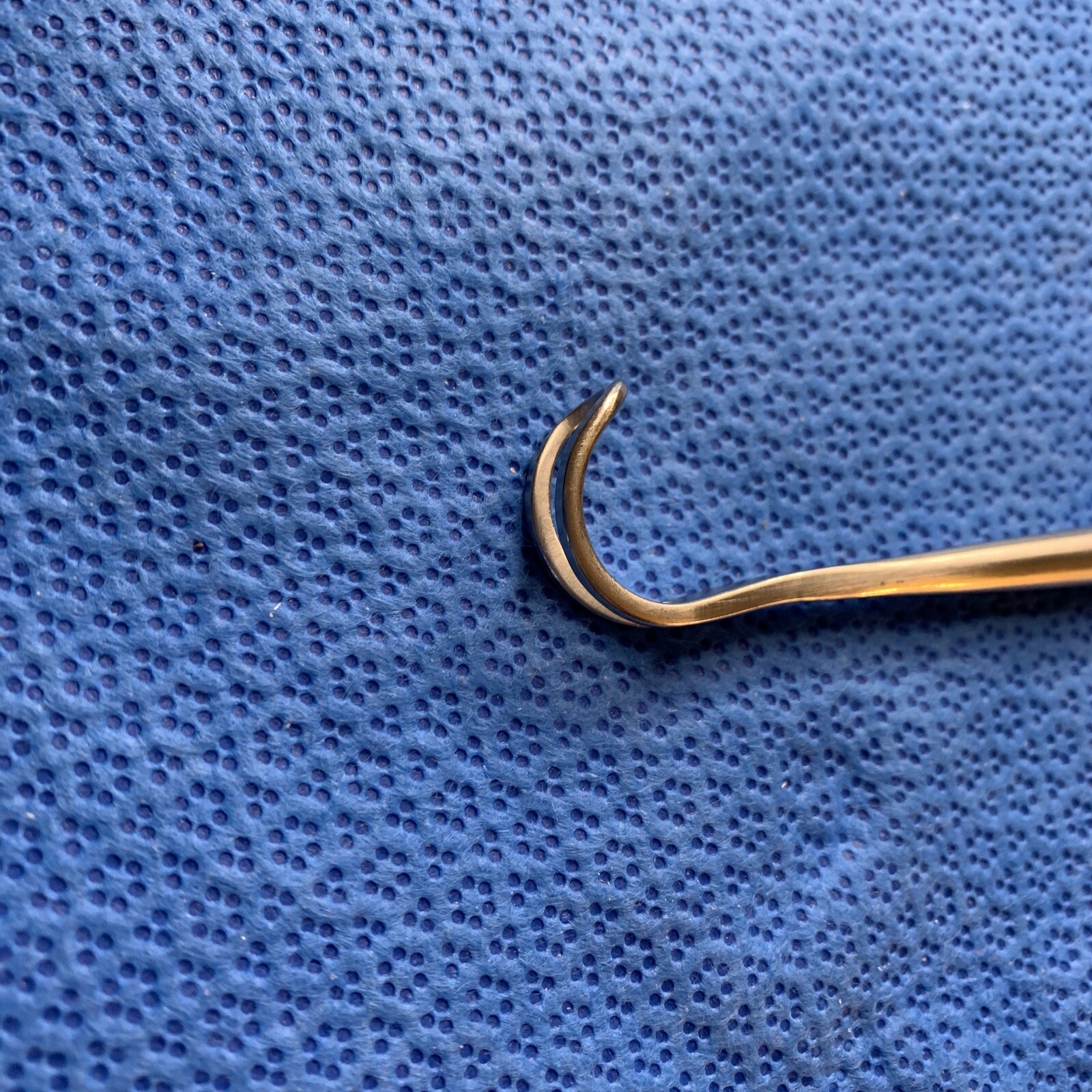 Codman 50-4410 McBURNEY Thyroid Retractor Fenestrated Blade Hand-Held 7 1/2”L