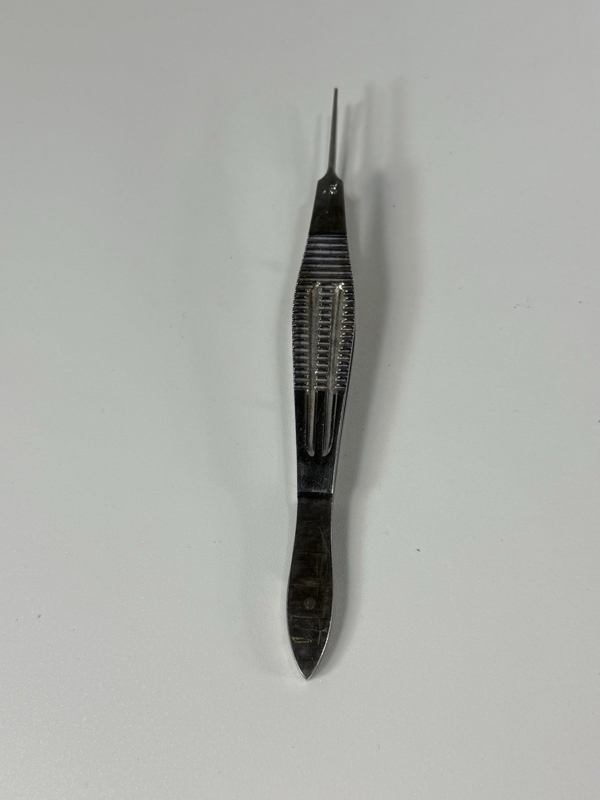 Weck 3444 – Castroviejo Suture Forceps – 4-1/4″ Surgical 0.5mm Teeth
