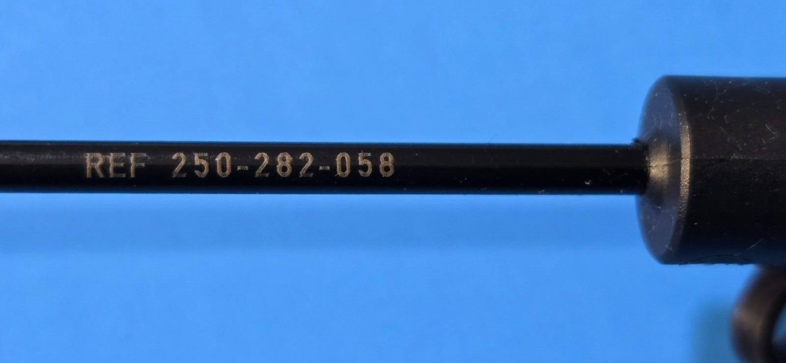 Stryker Laparoscopic Grasping Kelly Forceps 3mmx29cm Monopolar Handle