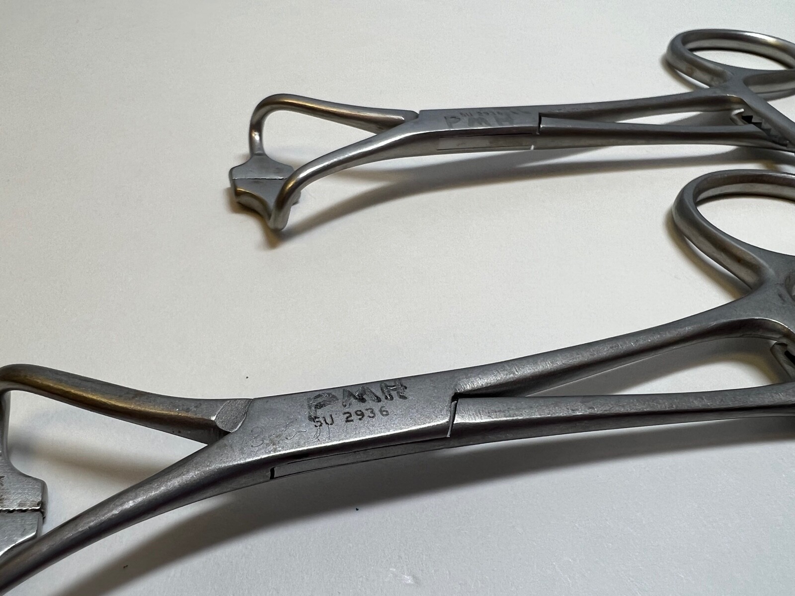 Lot Of 2 V. Mueller SU2936 Towel Clamp 5-1/4″ Non-Perforating Jaws