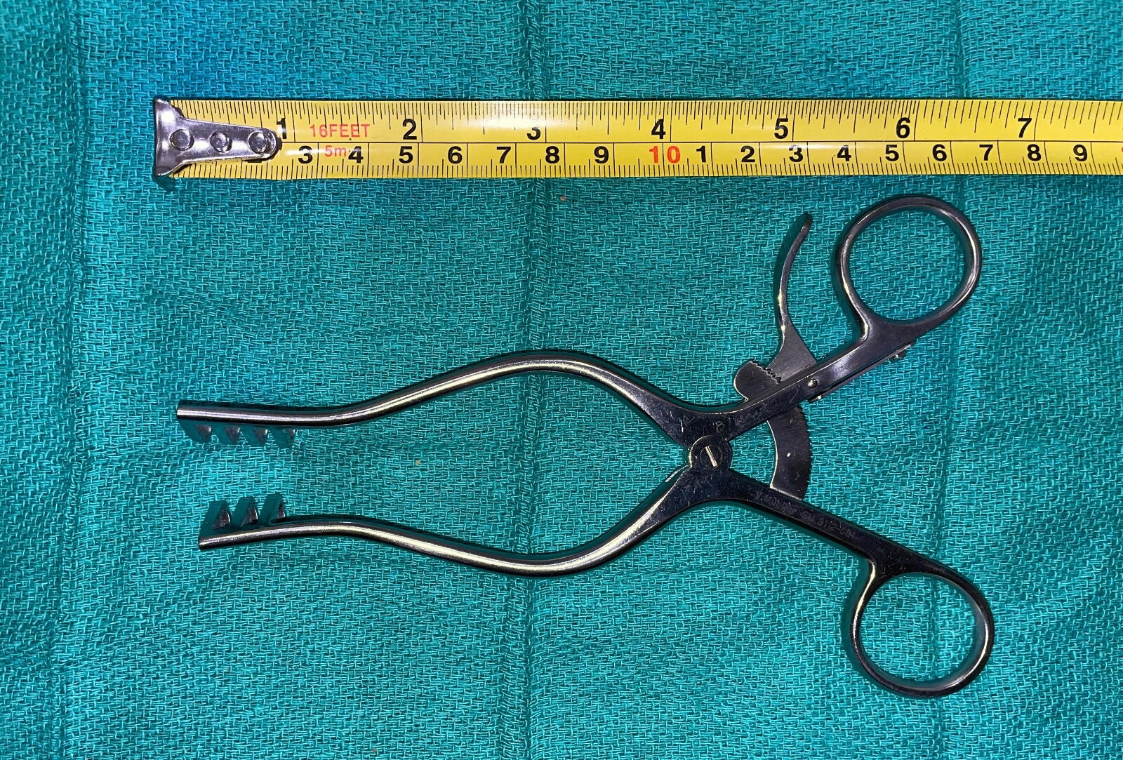 V. Mueller SU3110-001 Self Retaining 5.5″ Weitlander Retractor 3×4 Blunt Prongs