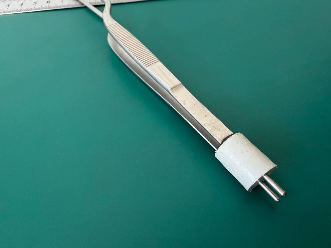 Aesculap US300 Non-Insulated, Stainless Steel Bipolar Bayonet Style Forceps