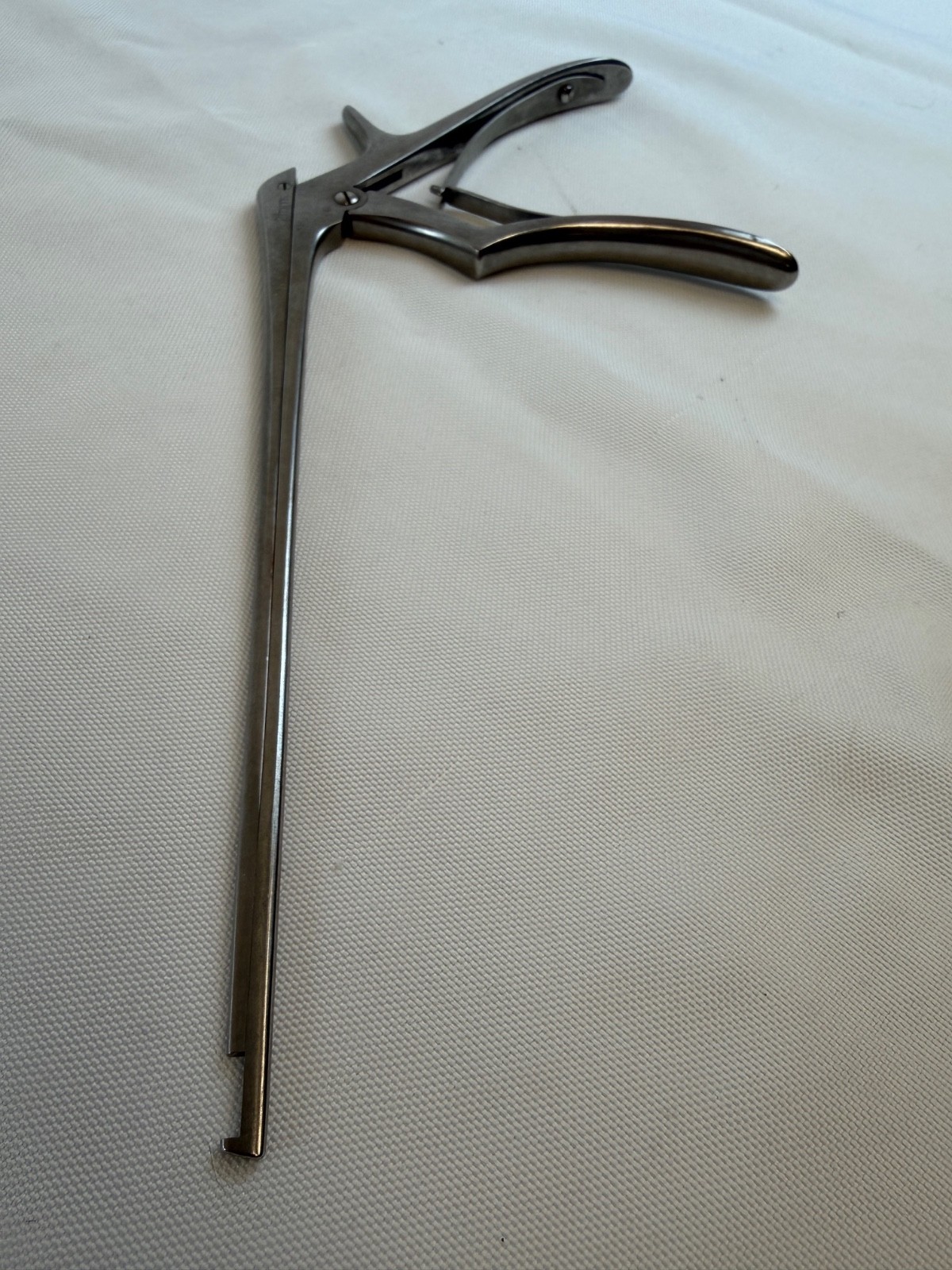 V. Mueller NL3785-161 2mm x 90° Up x 8″ Rhoton Stella Punch Kerrison Rongeur