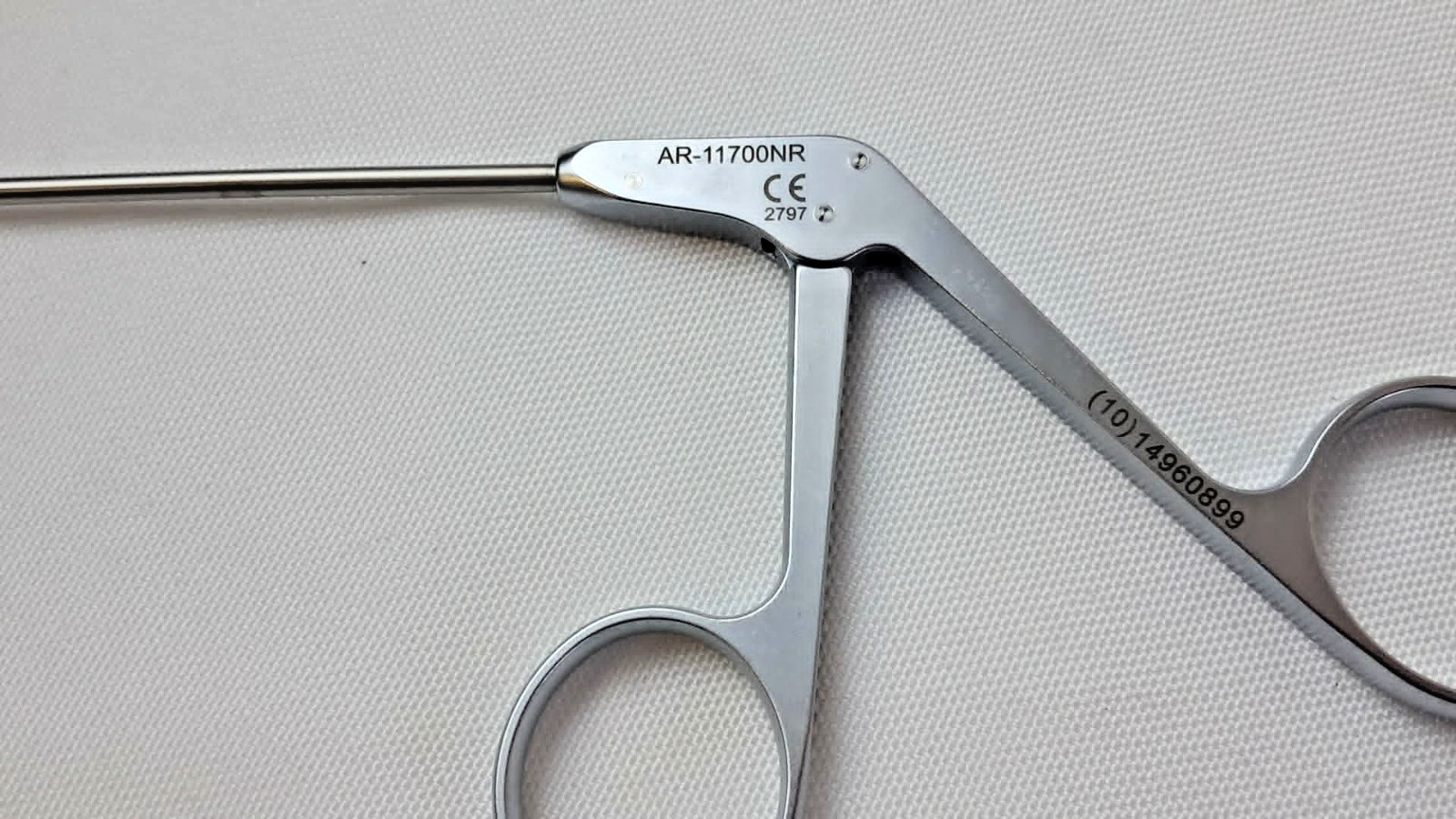Arthrex AR-11700NR Pointed Straight Tip Grasper 2.75mm Straight Shaft
