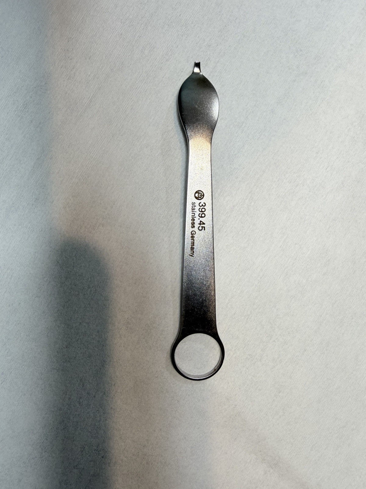 Synthes 20mm Hohmann Retractor