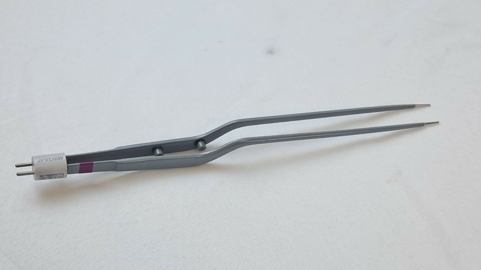 Aesculap US184 Hardy Bipolar Forceps 1.0mm Tip Insulated 4 1/2″