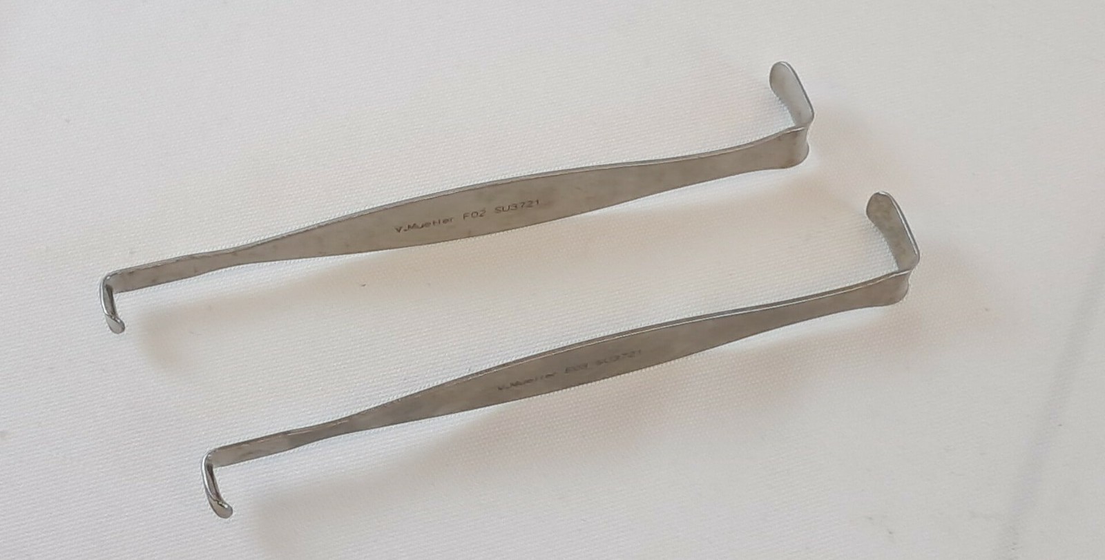 Lot Of 2, 4-1/4in Double Ended Crile Retractor Set