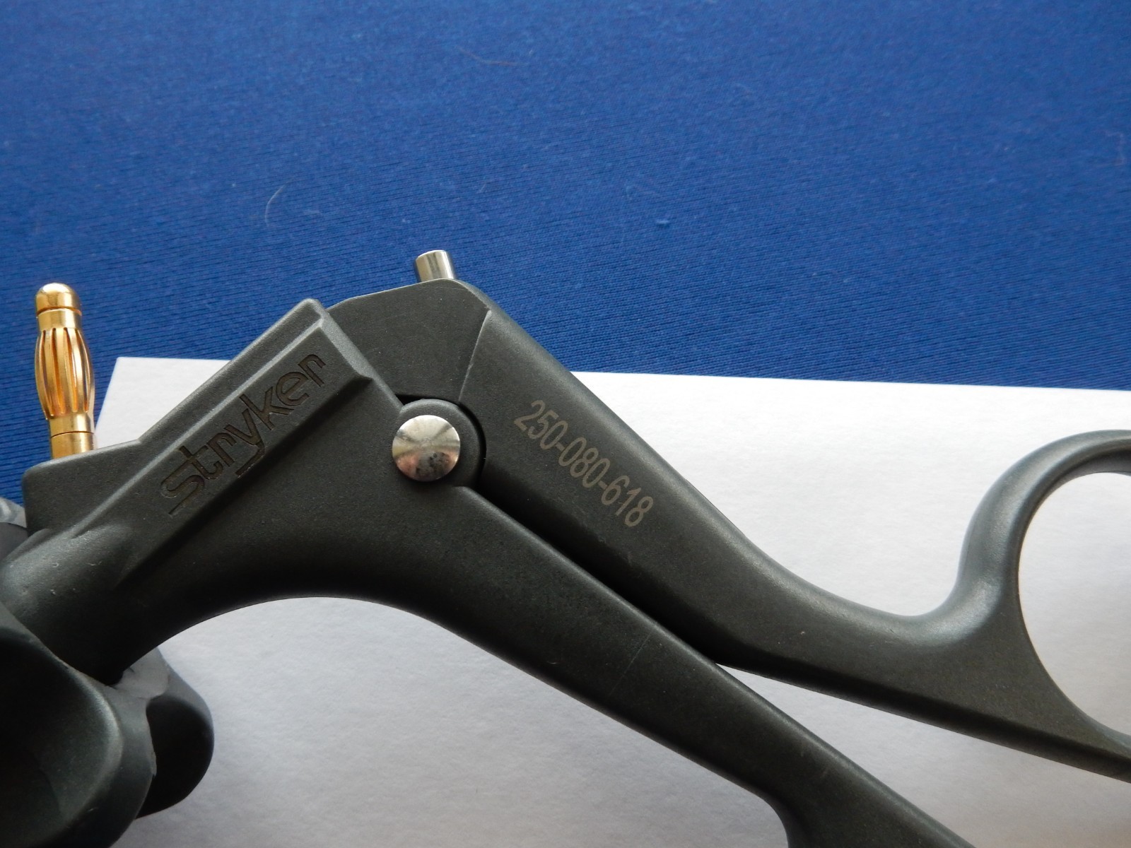 Stryker 250-080-618 PEEK Monopolar Handle 10mm x 33cm