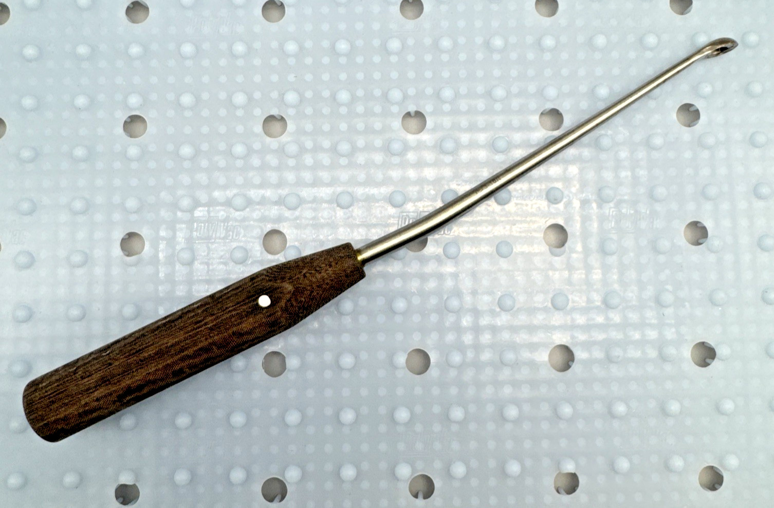 Protek 75.09.32 Closed End Angled Curette 1/4″ x 11″