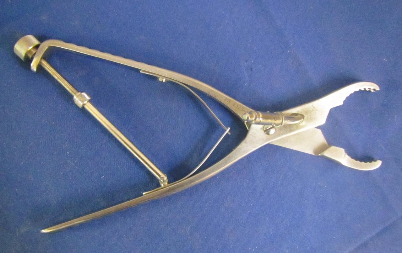 4 Life Instrument Orthopedic Cobb Elevator Set & Synthes Bone Holding Forceps