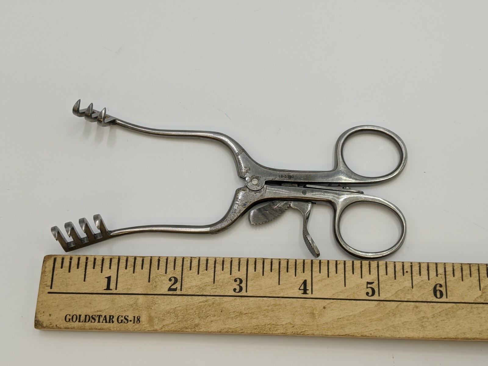 Pilling 16-5360 Self Retaining Weitlaner Retractor 3×4 Blunt Teeth 5-1/2″ USED