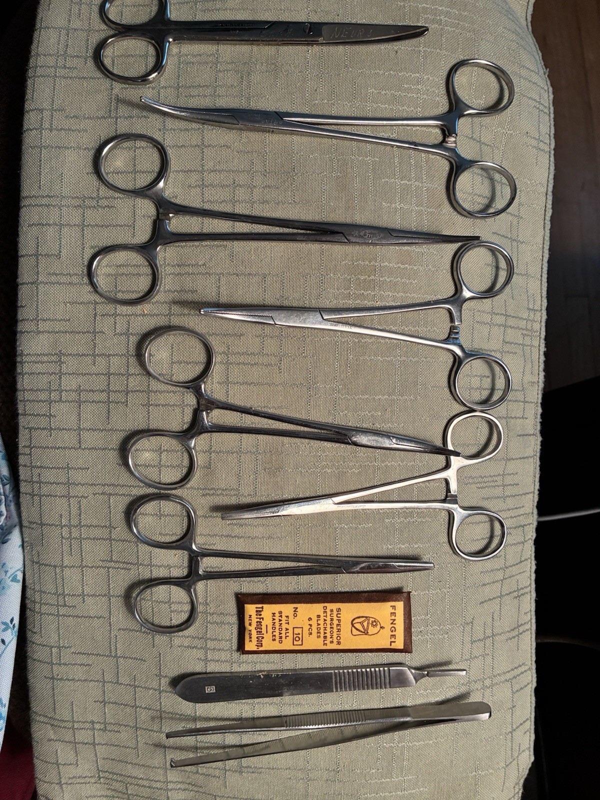 Basic Surg. Instrument Kit, 9 PC, Used *READ DESCRIPTION *