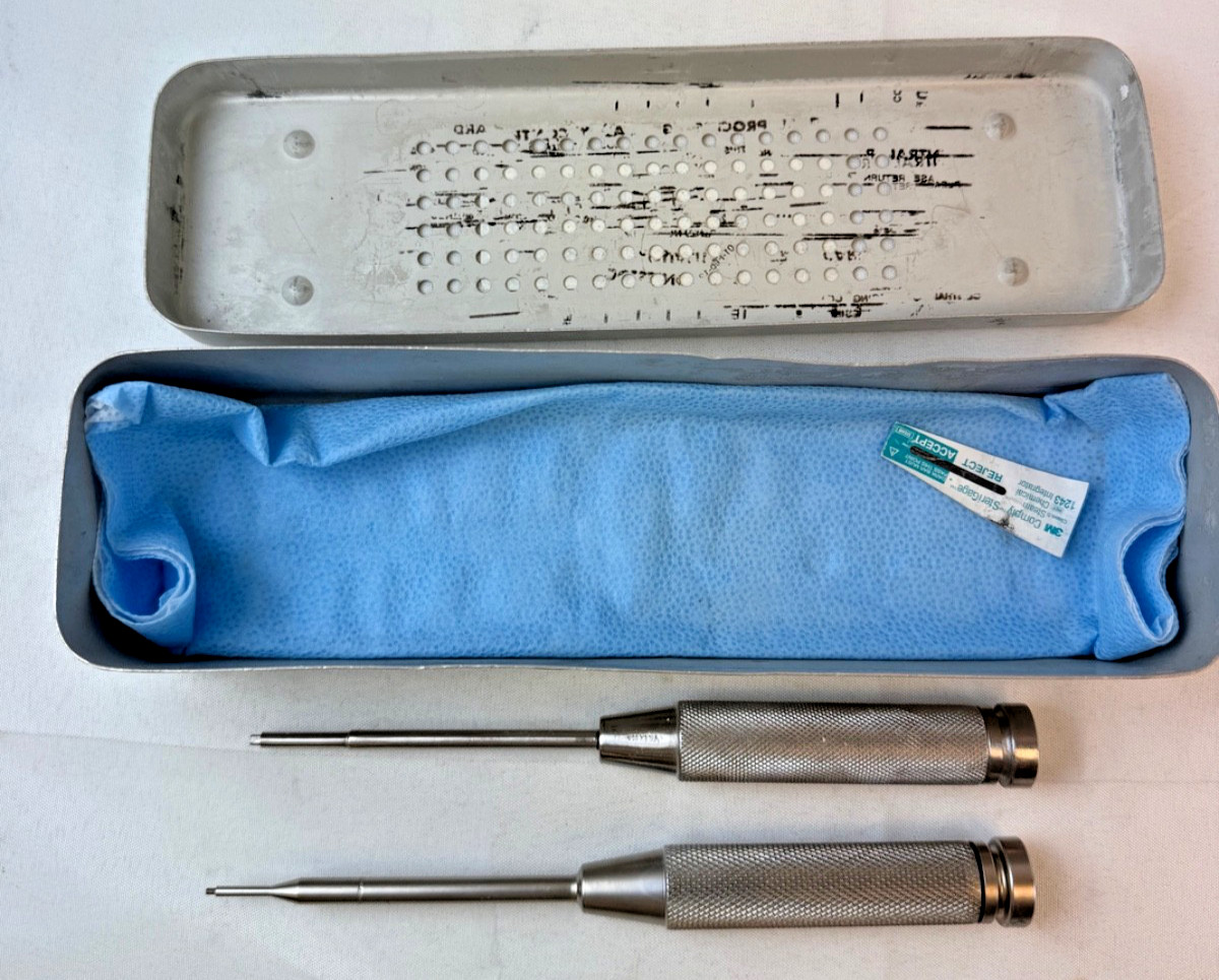 Pair of Vilex Cannulated Hex Drivers 2.5mm & 1.5mm w/ Case Orthopedics