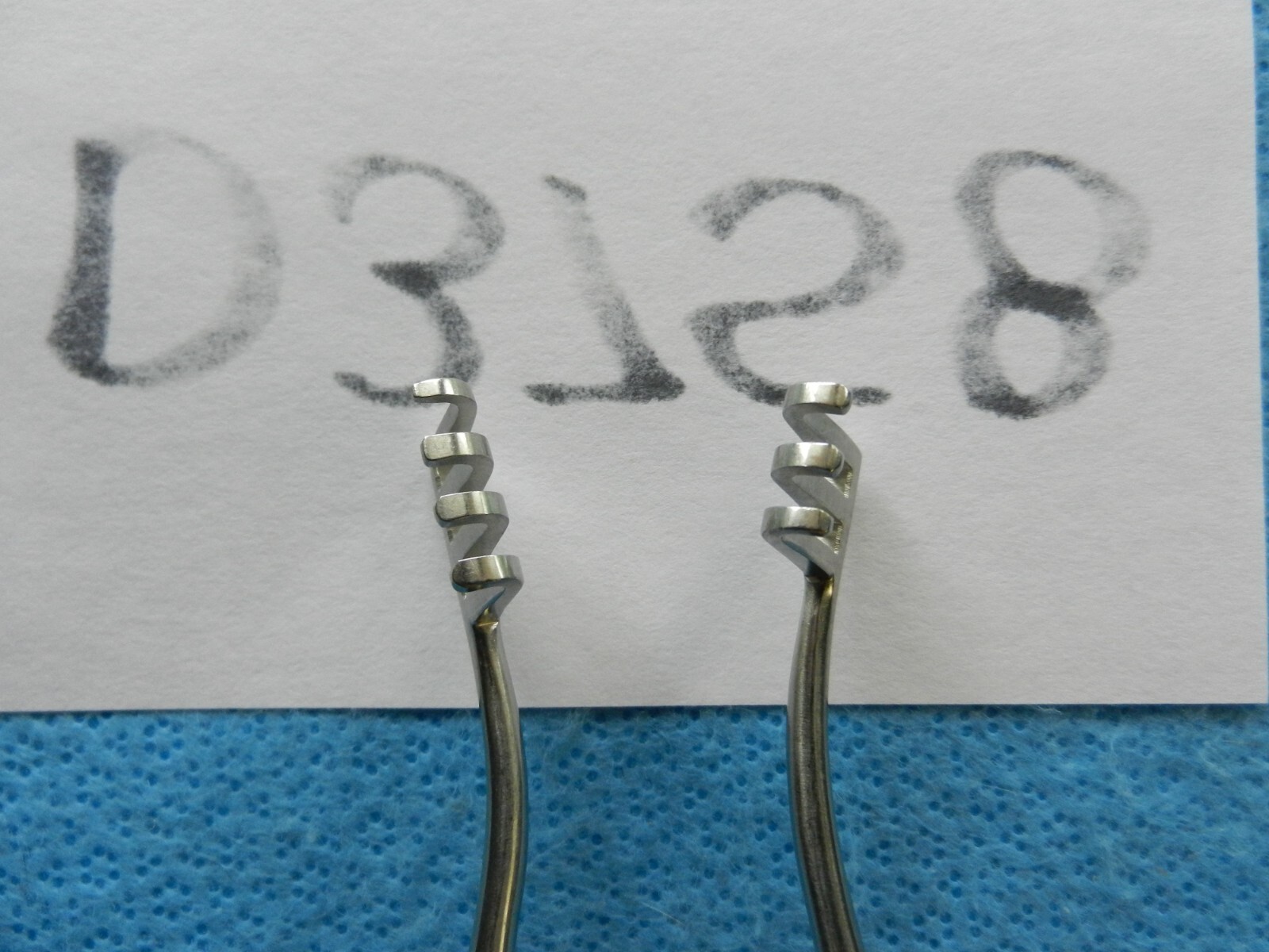 D3758 Wright Surgical 5-1/2in 3 X 4 Prong Weitlaner Retractor