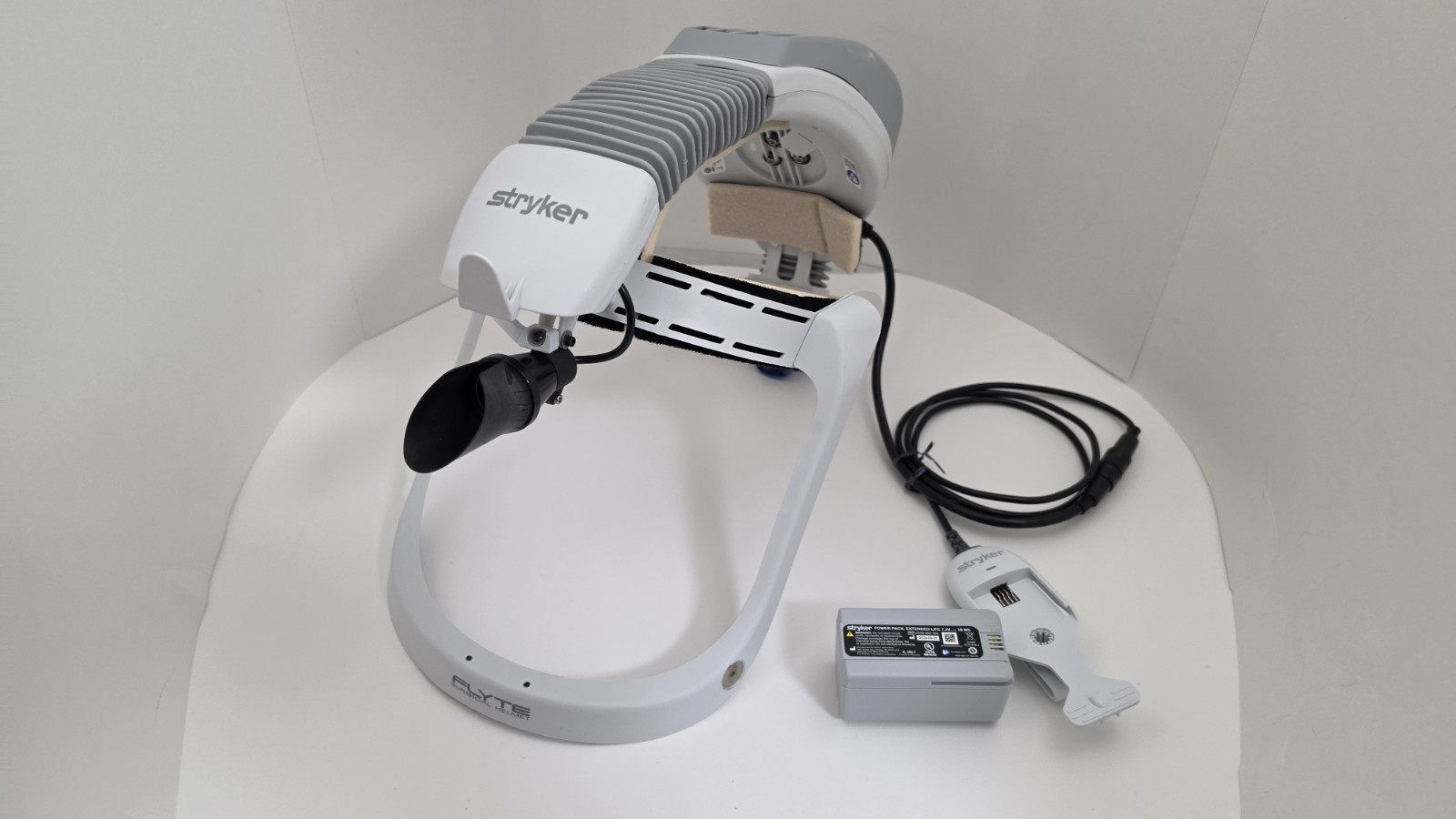 Stryker 0408-645-000 Flyte Surgical Helmet w/ Light, 408-600-300 Power Cord Batt