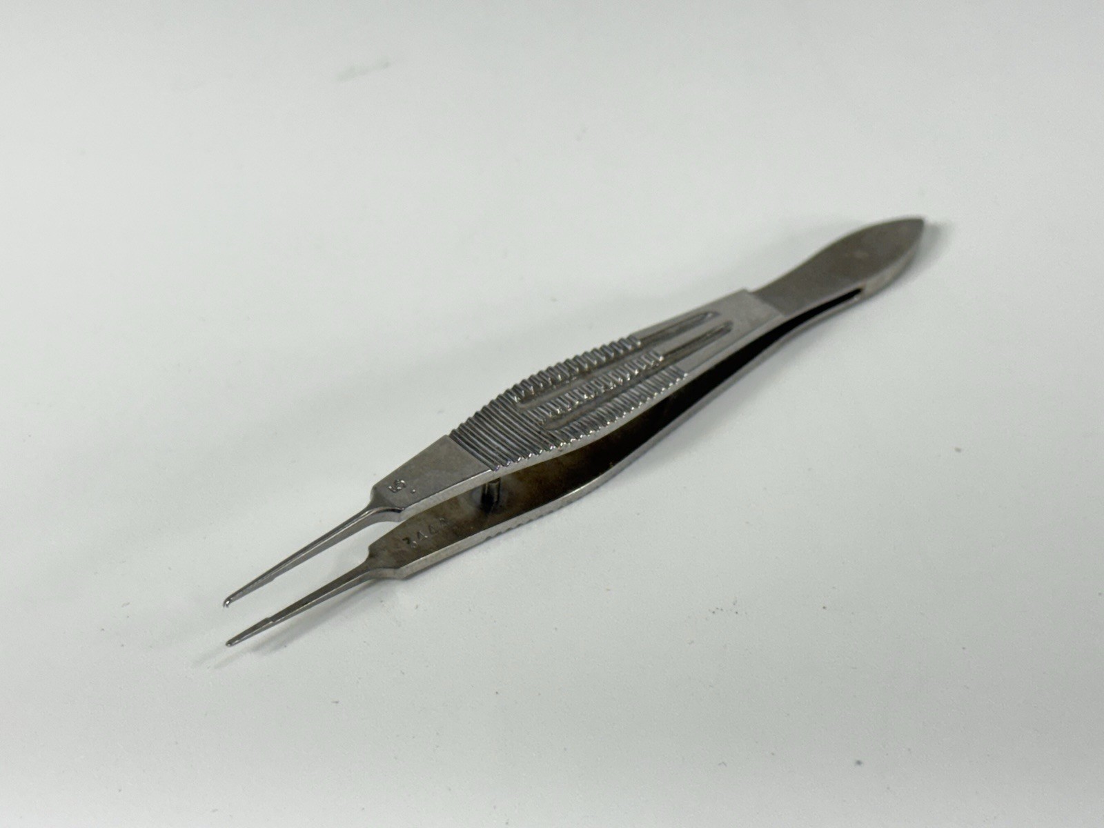 Weck 3444 – Castroviejo Suture Forceps – 4-1/4″ Surgical 0.5mm Teeth