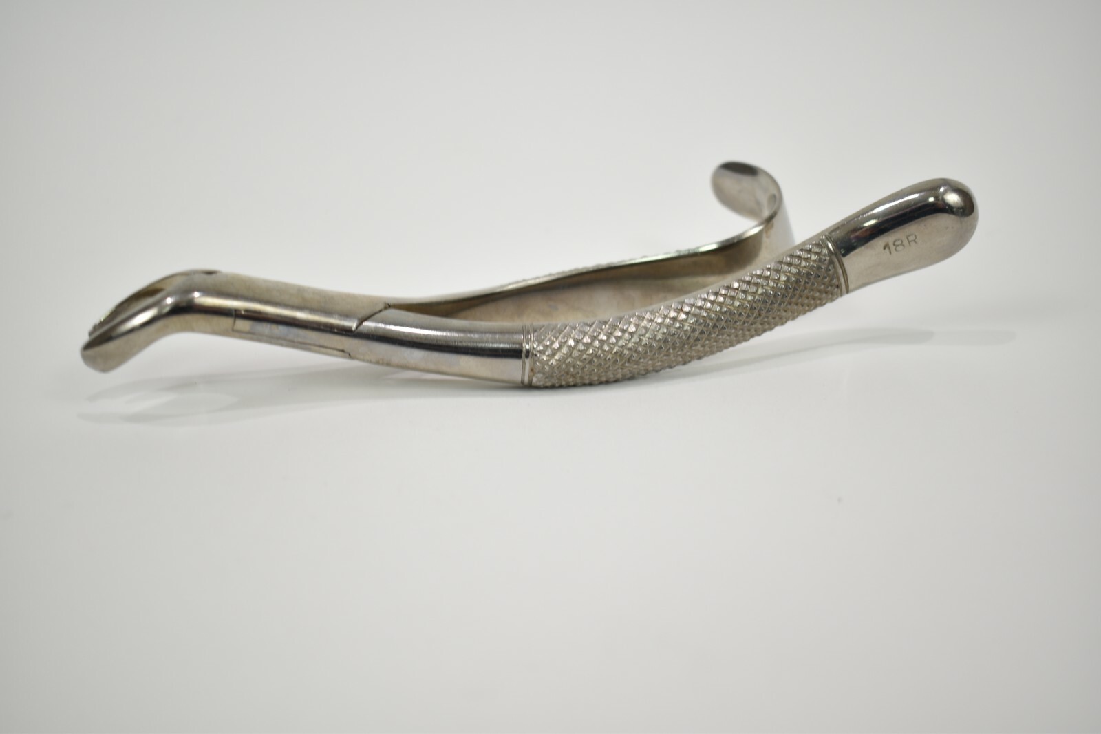 Miltex 18R Dental Dentist Surgical Extraction Forceps Thumb Hook Serrated