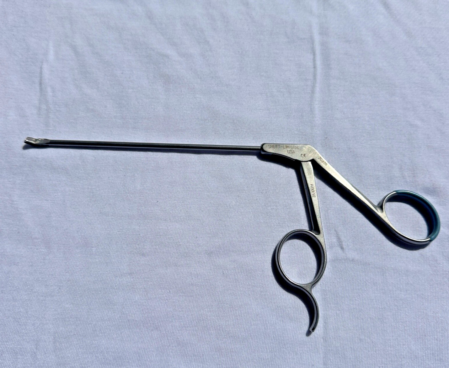 ConMed Shutt Linvatec 31.10014 Arthroscopy Forceps 3.4mm 45°Blunt Curved Left