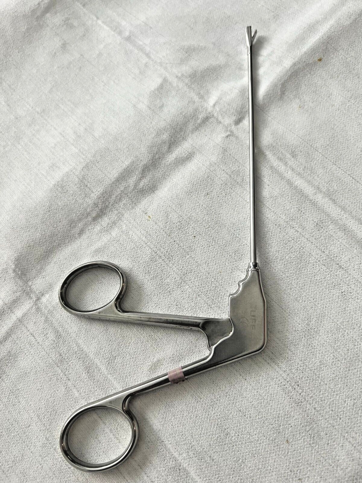 Acufex 010816 Surgical 20° Rotary Short Serrated Left Scissors Arthroscopy