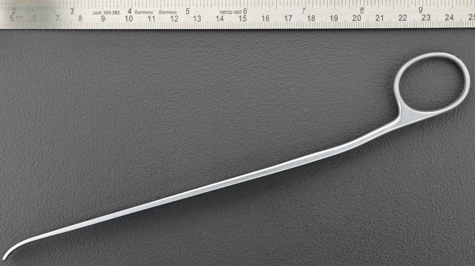 AESCULAP FK135R Lane-Trethowan Bone Lever, Blunt, 4.5mm Wide Jaw, Curved, 8-5/8″