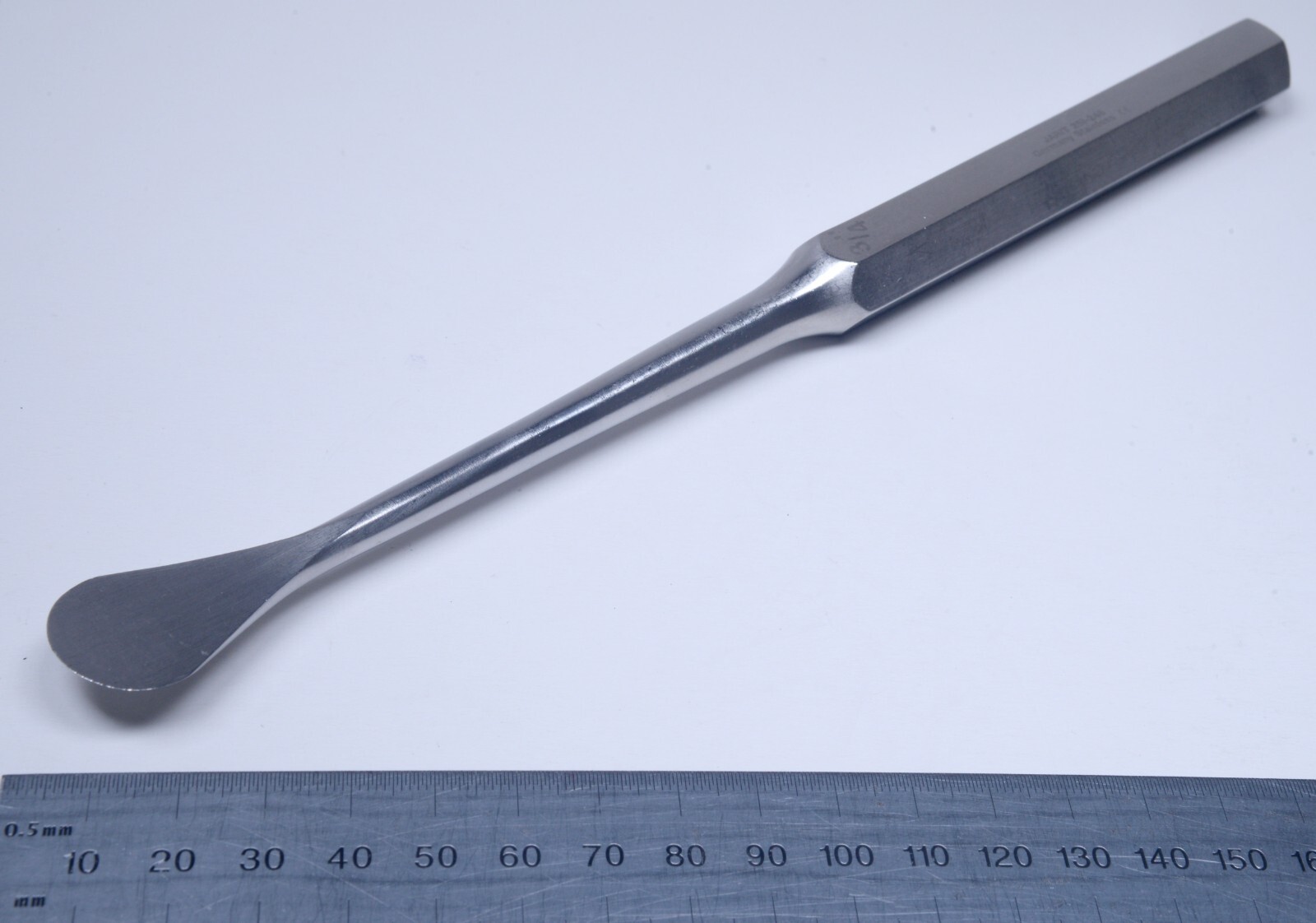 Integra Jarit #251-246 Cobb Spinal Elevator 9¼” Stainless Steel Surgical ¾” Wide