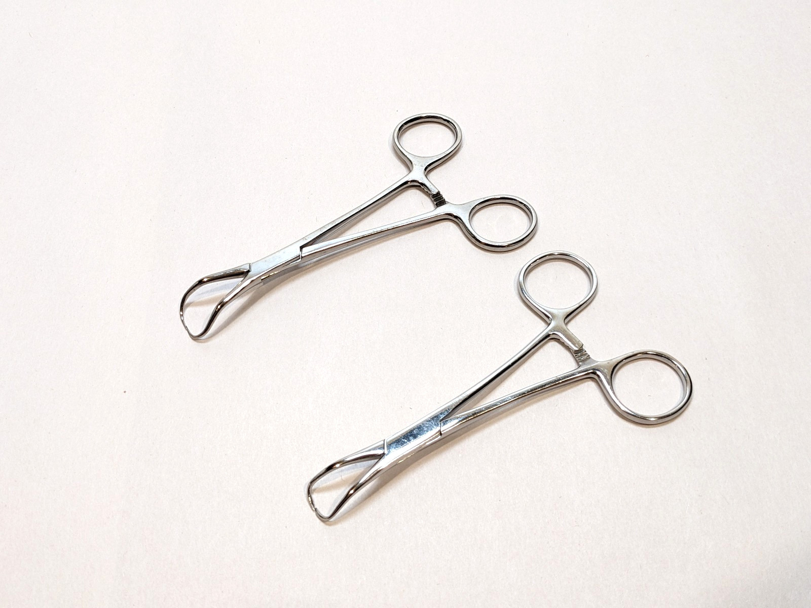 Lot of 2 Backhaus Towel Clamps Weck (Pilling) 454‑305 5.25″ & Symmetry 32-5005