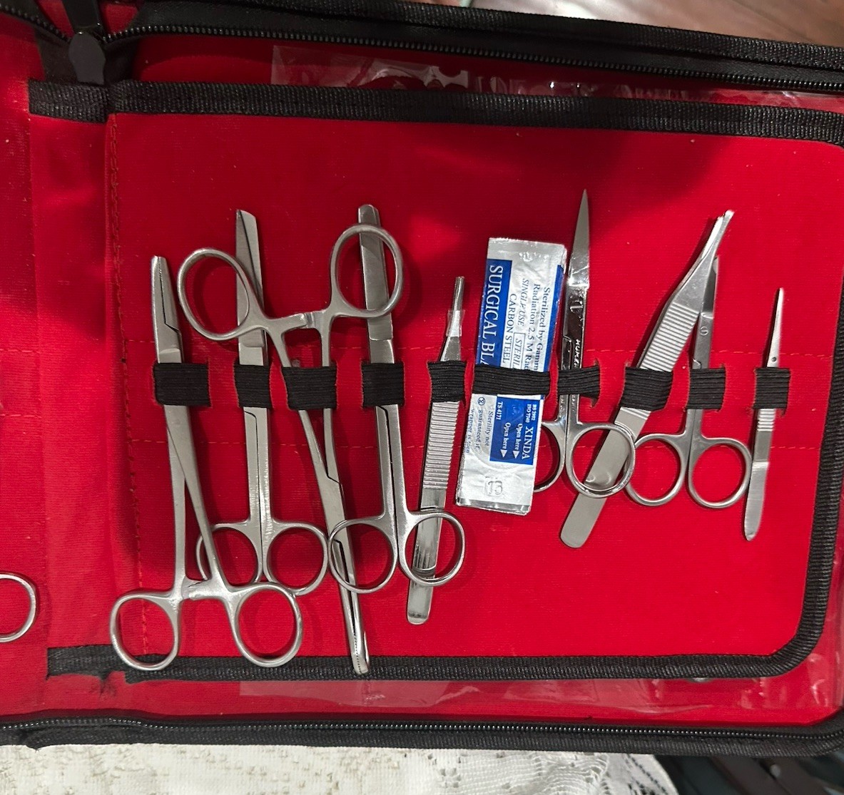 Assorted 35 Piece VARIOUS SURGICAL INSTRUMENTS KIT FOR MINOR SURGERY, Dissecting