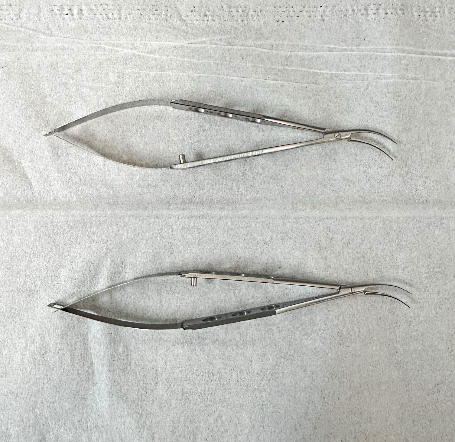 2 Katena Kratz Lens Holding Forceps Catalog/REF: K5-8480