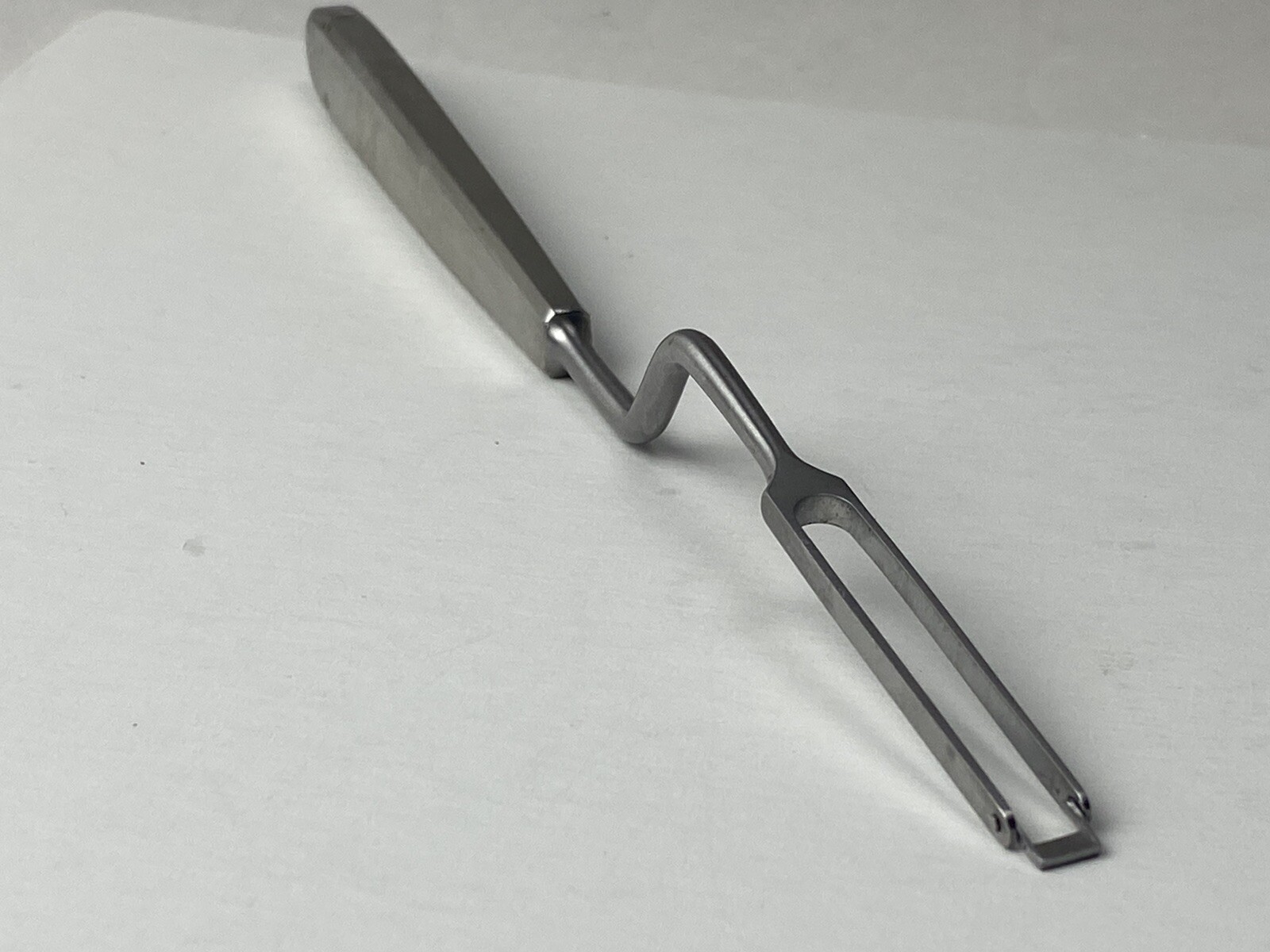 CODMAN 40-6775 Ballenger Swivel Knife Bayonet Shape 5mm Blade 8.5in L 3.5in WL