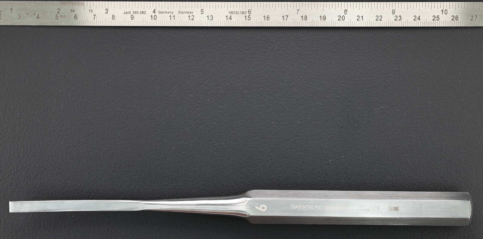 AESCULAP MB685R Hibbs Osteotome, Curved, 6mm Width, 245mm