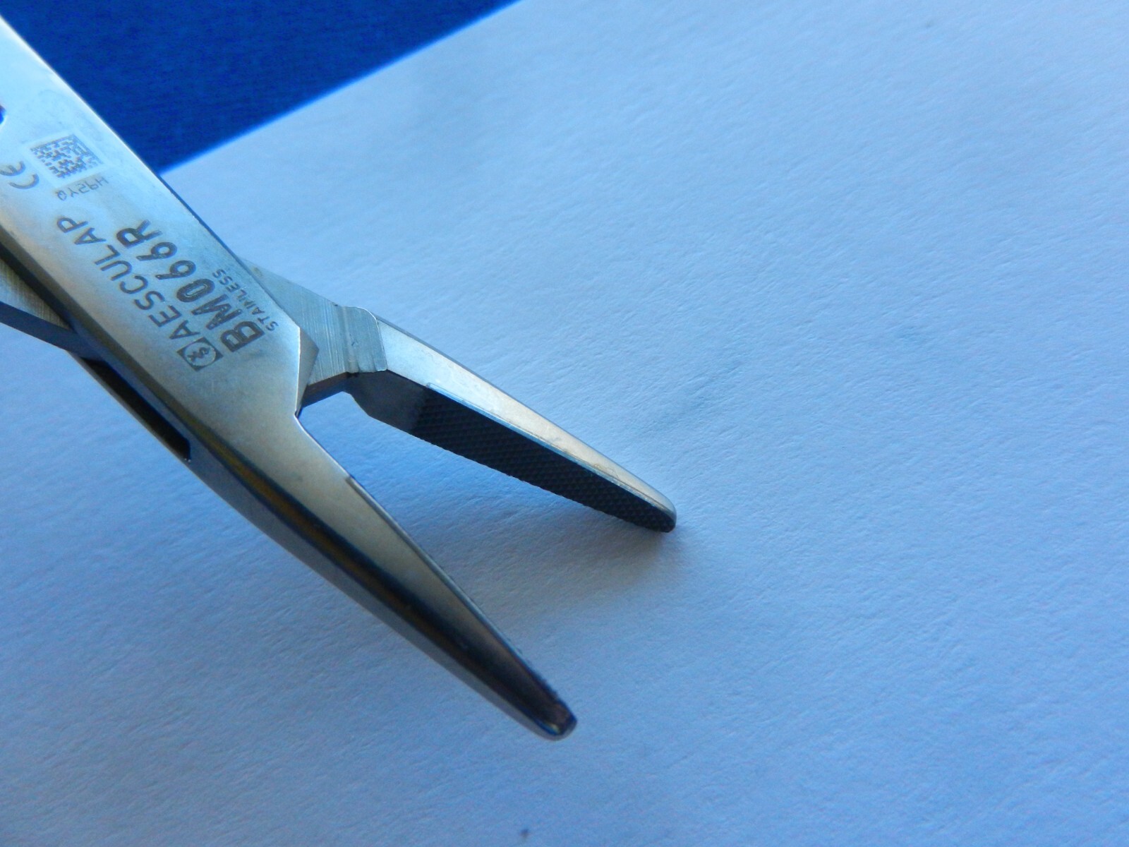 E1085 Aesculap Mayo Hegar Durogrip Serrated Needle Holder BM066R