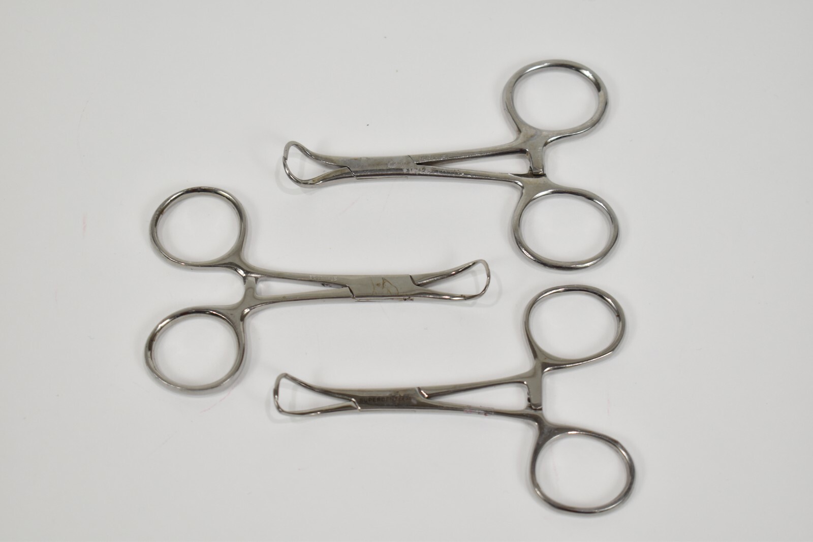 Medical Surgical Towel Clamp – Set of 3 Stainless Backhaus 3.5″ Clamps