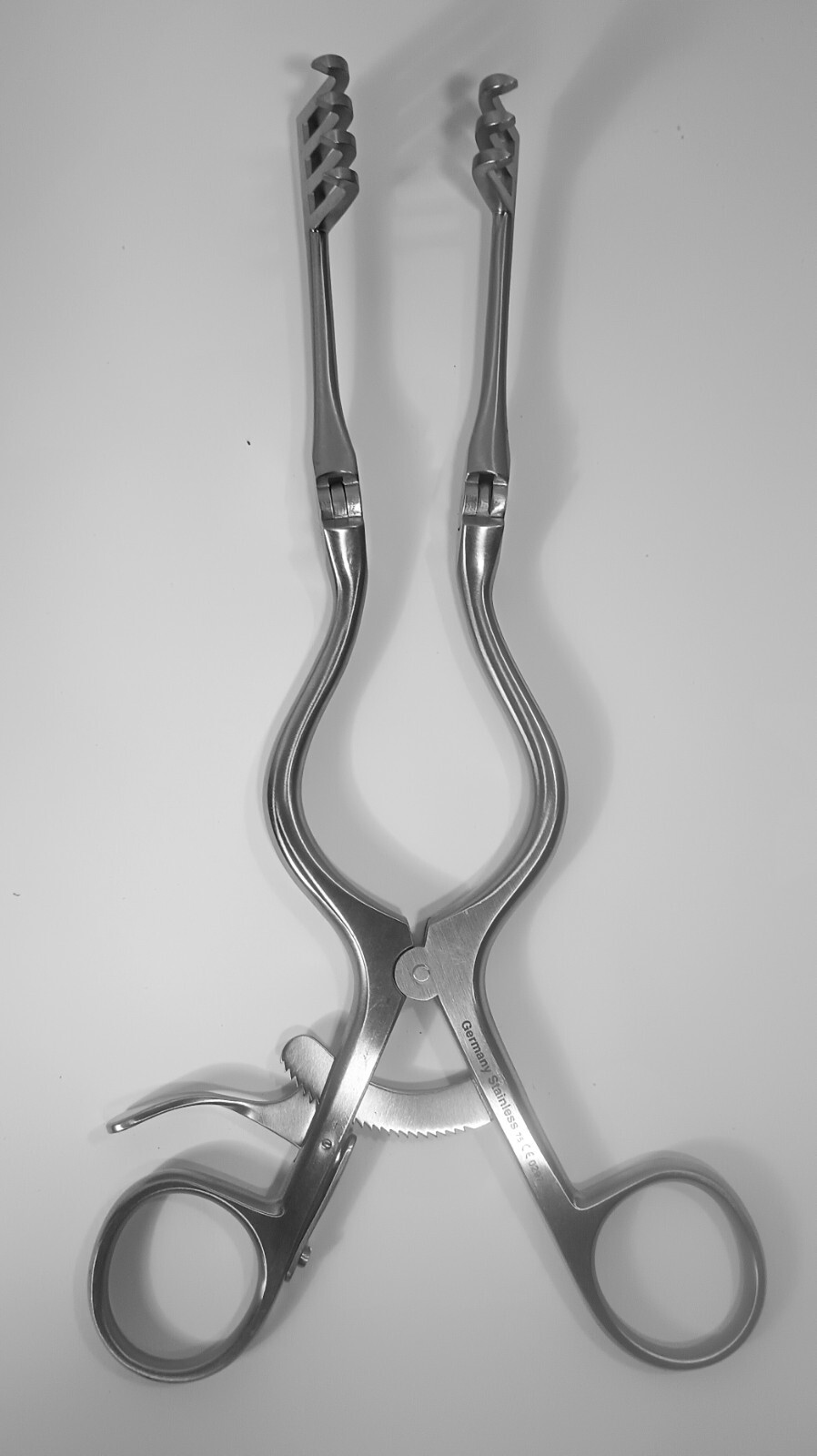 Ruggles RN 2614 Self-Retaining Retractor Hinged Blades Ratchet- Ring Handles