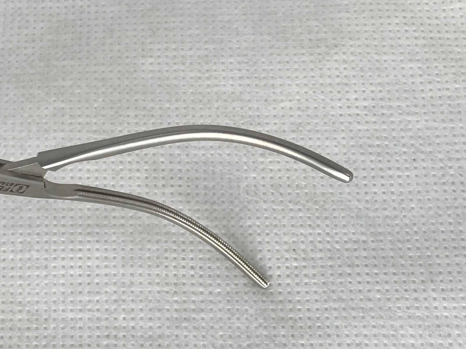 AESCULAP FB541R DeBakey Atraumatic Ring Handle Bulldog Clamp Cvd Jaw 53mm L 5in